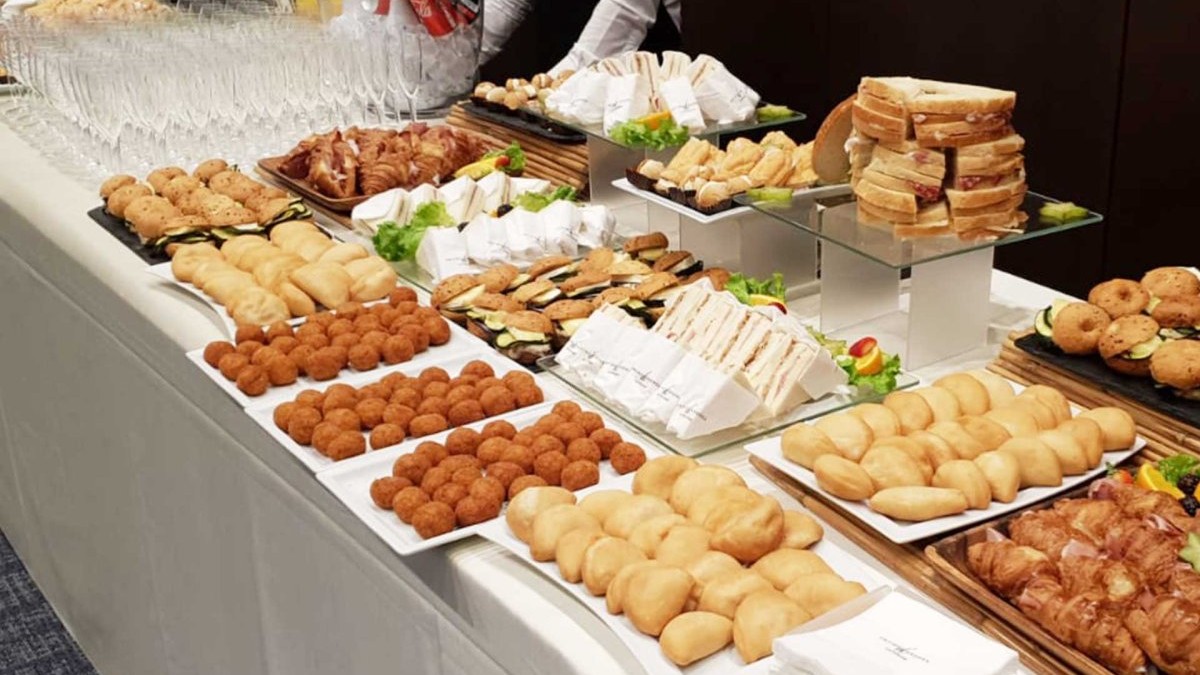 Quanto cibo serve per un buffet aziendale?